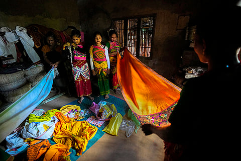 Tiwa tribal girls